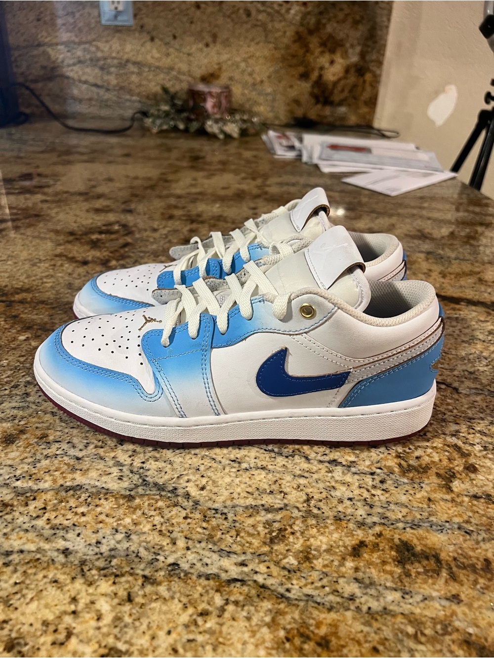 Air Jordan 1 Low SE Blue Gradient GS 6Y , Women’s 7.5 FN8895-141